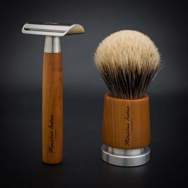 Coffret rasage rasoir de sureté, blaireau , bol et poudre de rasage