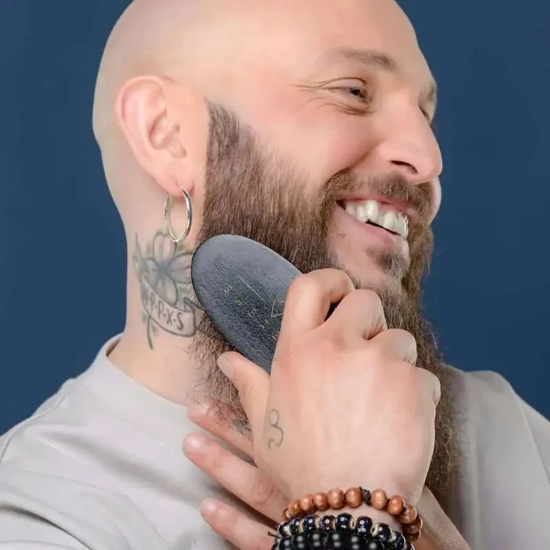Brosse + Peigne + Ciseaux à Barbe
