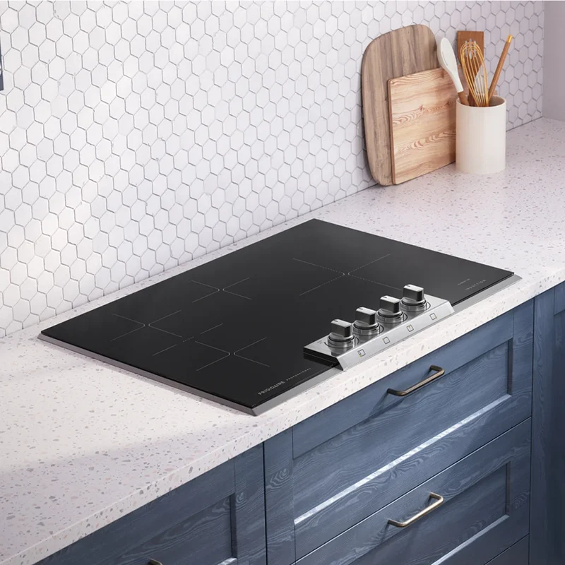 FRIGIDAIRE PROFESSIONNEL - Table de Cuisson à 4 Brûleurs à Induction en Acier Inoxydable de 30 po *Boite Ouverte*