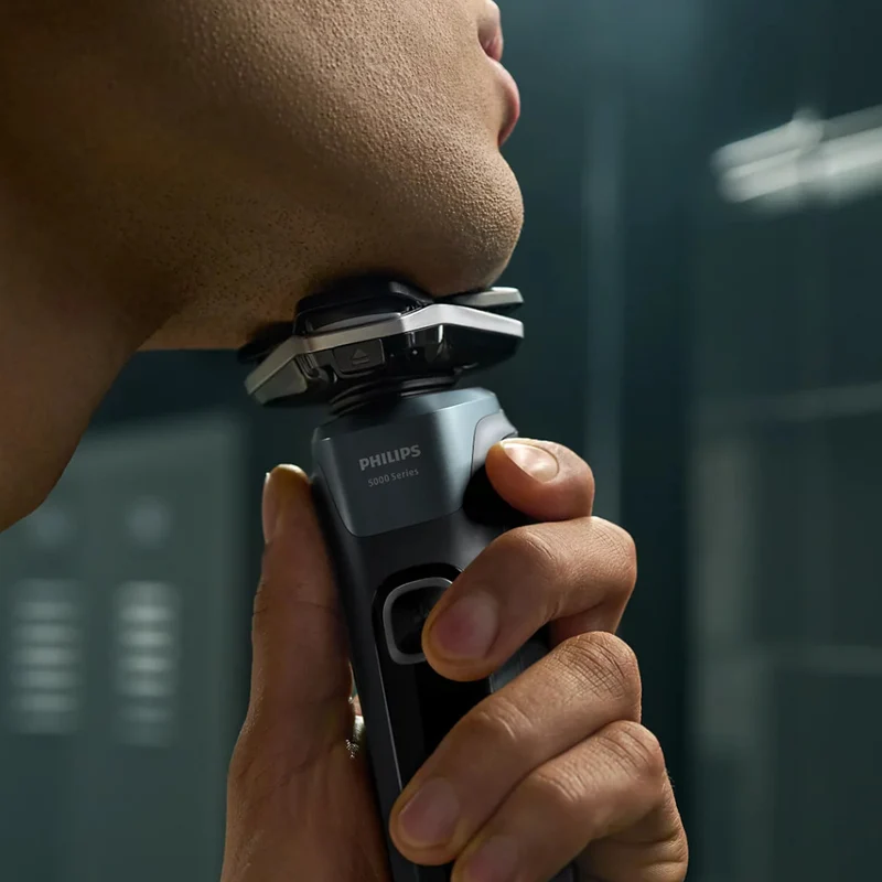 PHILIPS S5882/50 Electric Shaver Series 5000 With Quick Clean Pod