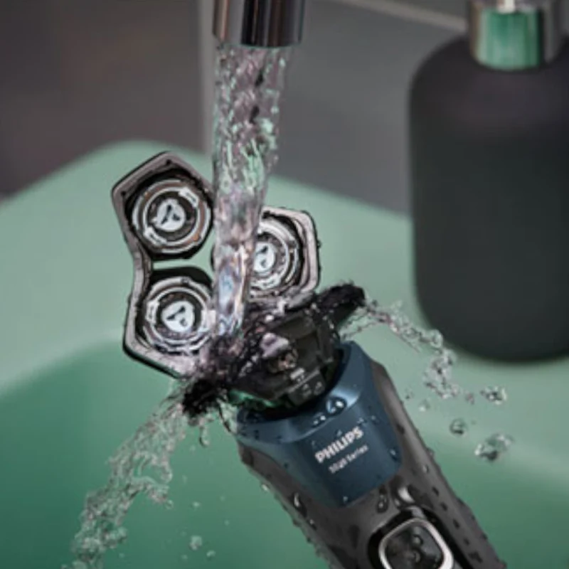 PHILIPS S5889/94 Series 5000 Wet & Dry Shaver with Quick Clean Pod