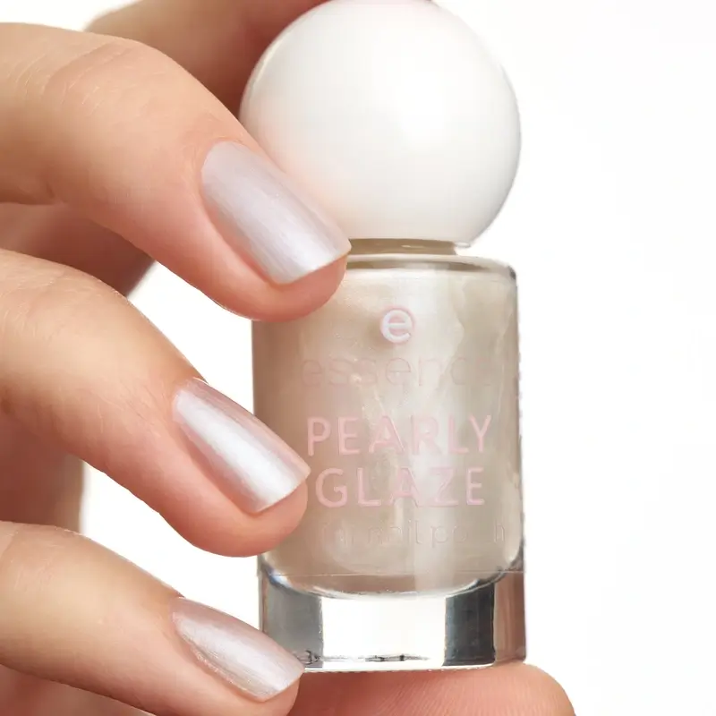 Essence Mini Nail Polish Pearly Glaze 16, 5 ml