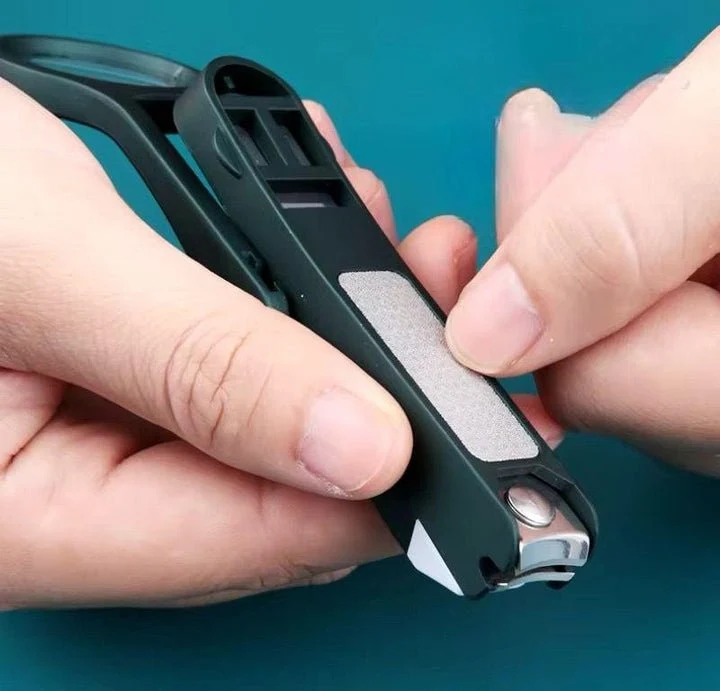 Nagelknipser mit Vergrößerungsglas & integrierter Feile | Präzises, schmerzfreies Trimmen mit sicherem Griff | ClipGuard Pro