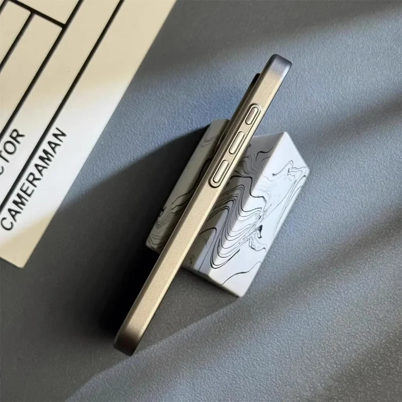 Custodia per iPhone con struttura a righe – Custodia protettiva sottile con protezione per fotocamera e graffi
