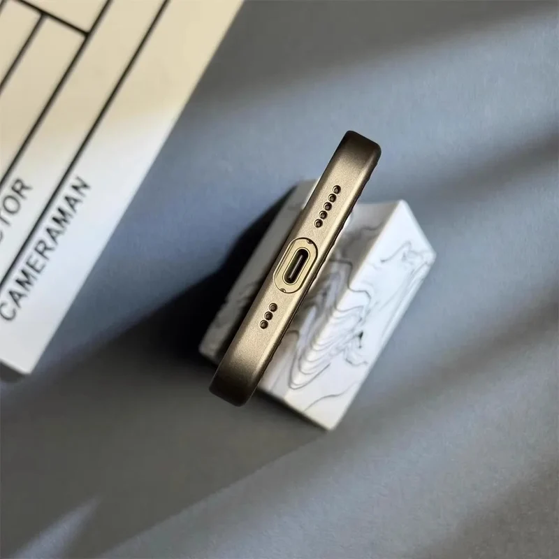 Custodia per iPhone con struttura a righe – Custodia protettiva sottile con protezione per fotocamera e graffi
