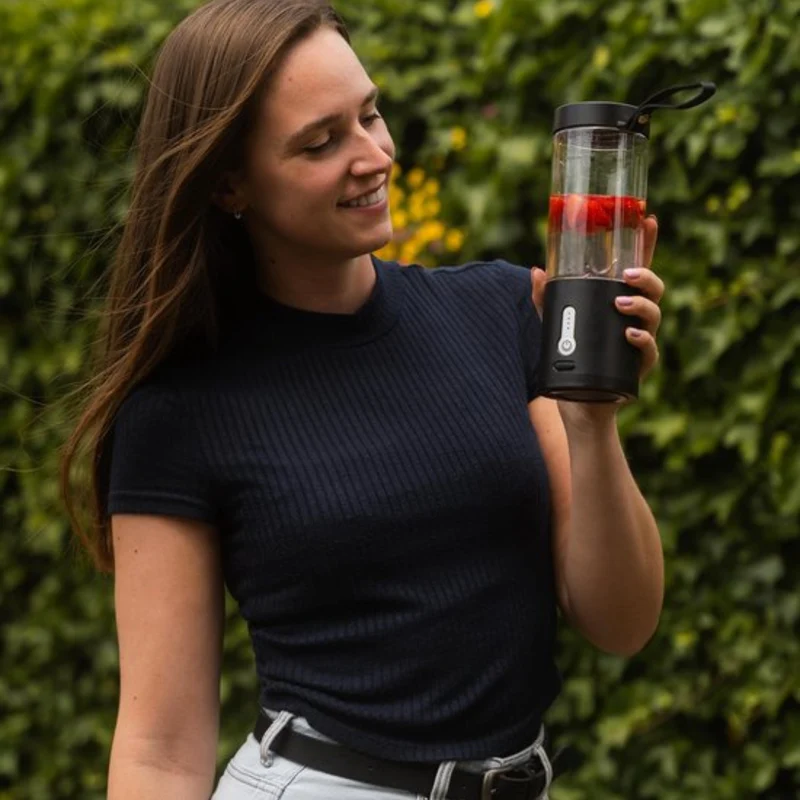 Frullatore Portatile per Smoothie con 6 Potenti Lame - BlendEase Pro