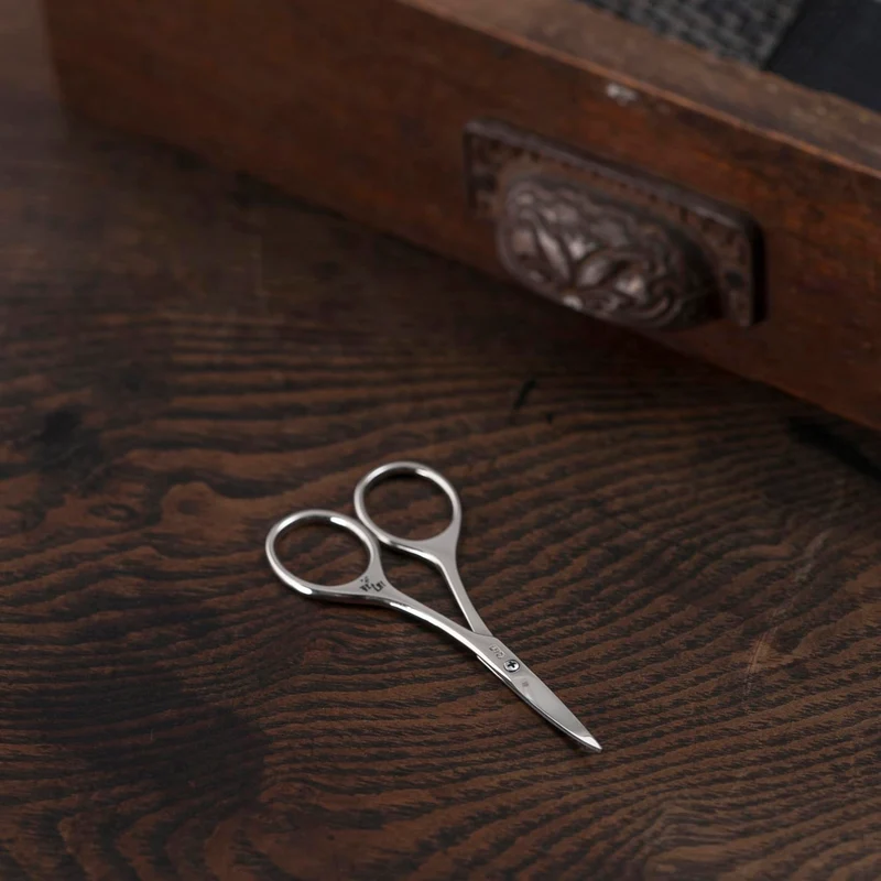 KAI Eyebrow Scissors Precision Trimming Tool HC1811