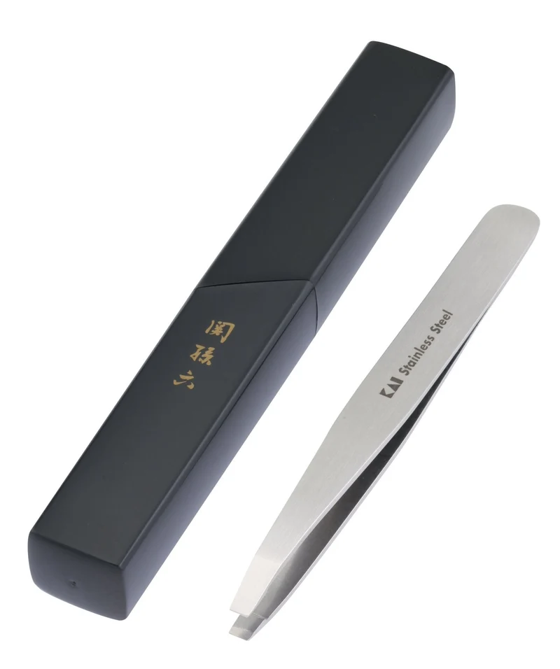 KAI SekiMagoroku Tweezers with Flat Tip and Storage Case HC3505 Silver