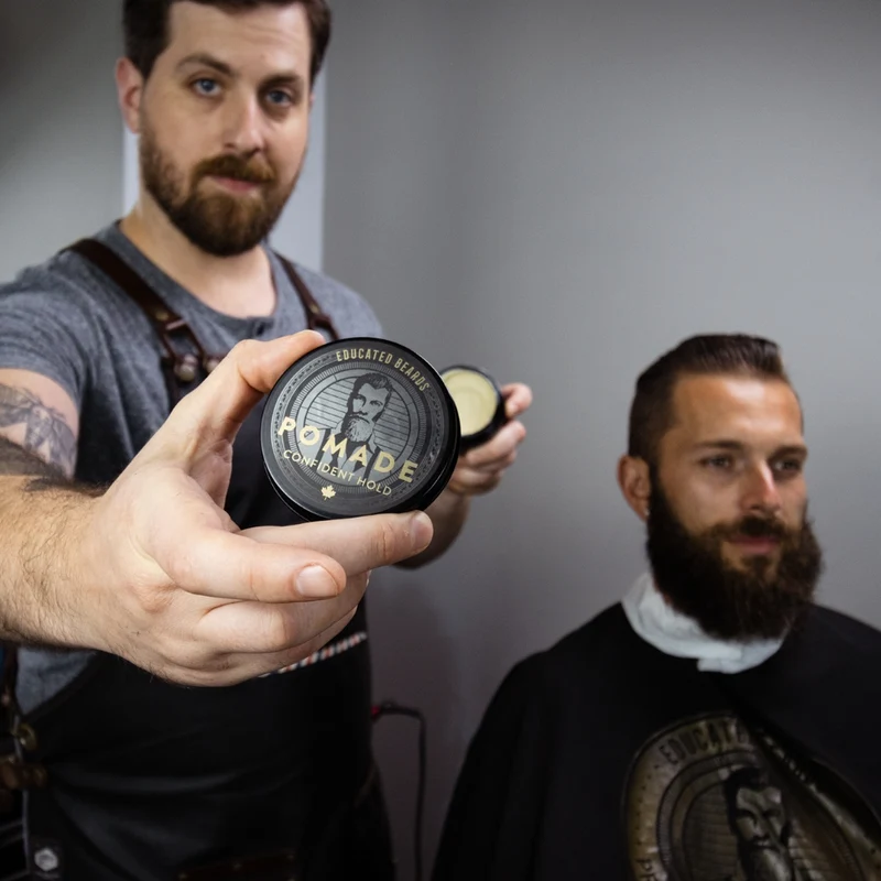 Pommade "Confident Hold Pomade" - Tenue forte, remaniable, fini naturel (86ml/2.9oz)