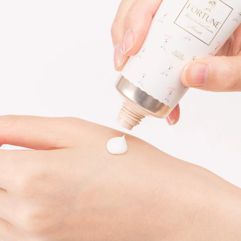 Fortune Kose Fragrance Hand Cream Moisturizing Non-Sticky Rose Scent 60G