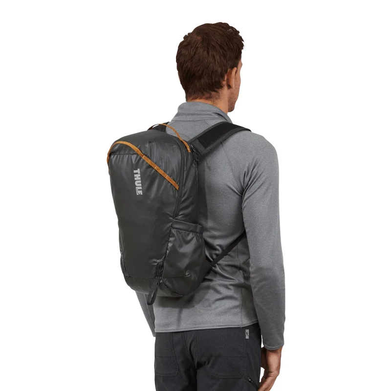 Thule Stir 18L Portable Lightweight Hiking Backpack (20x45cm) in Obsidian Grey