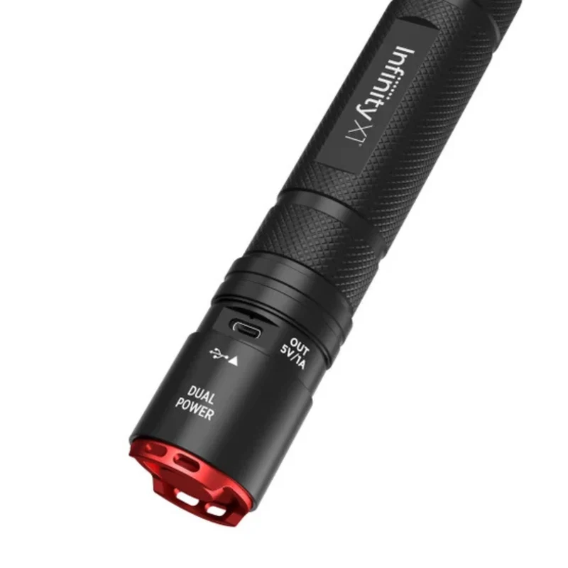 INFINITY X1 - Lampe de Poche à Alimentation Hybride de 7000 Lumens