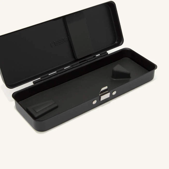 The Leaf Travel Case