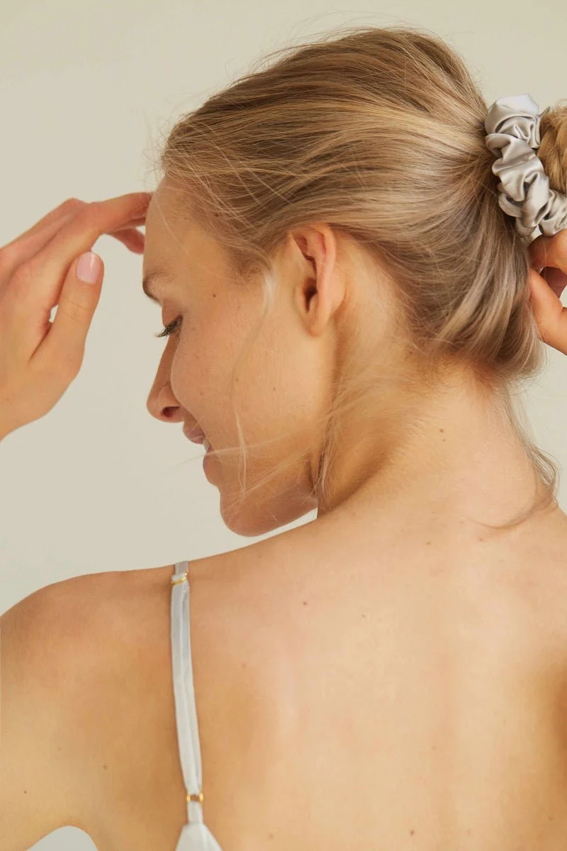 Silk Scrunchie Silver Grey