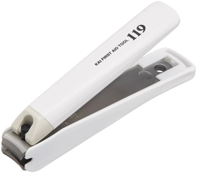 Kai Corporation Nail Clipper 001M Medium Curved Blade Efficient Cut