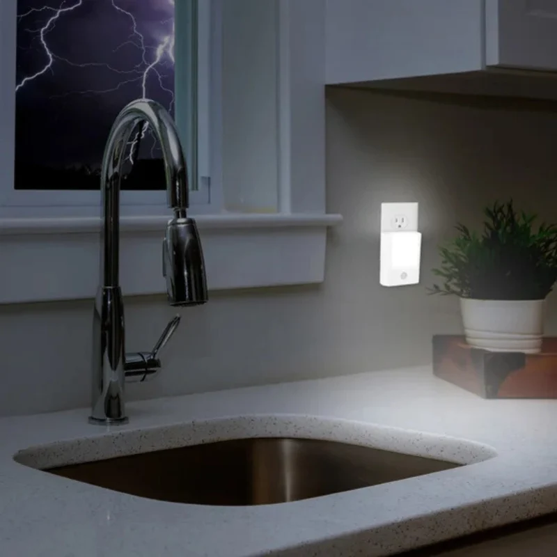 CAMELION - Paquet de 6 Lumières d'Urgence et Veilleuses Rechargeables à DEL 3-en-1 *Boite Ouverte*