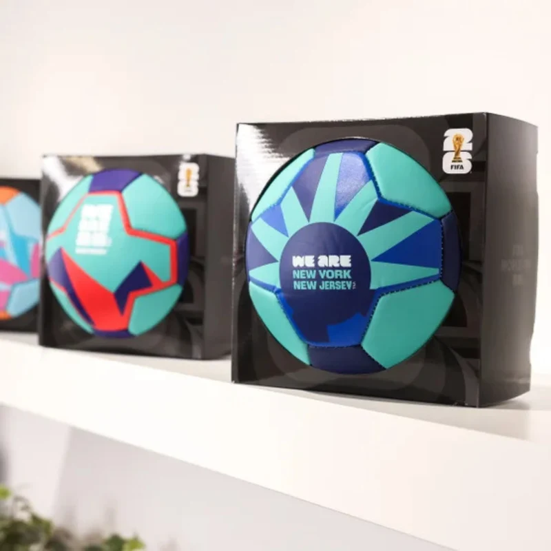 FIFA - Ensemble de 16 Ballons de Football de Collection Villes Hôtes