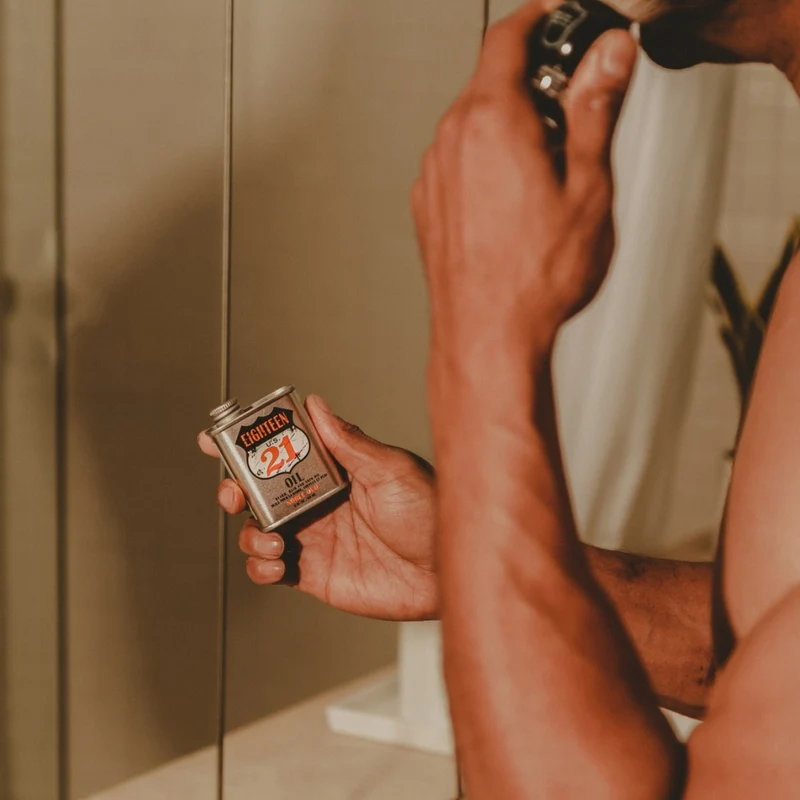 18.21 Man Made - Huile pour la barbe, cheveux et peau "Sweet Tobacco" (60ml/2.0oz)