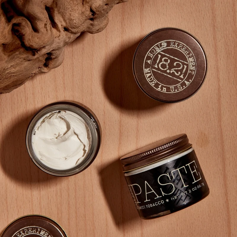 Pâte coiffante "Sweet Tobacco Hair Paste" - Tenue légère, brillance moyenne (56.7g/2.0oz)