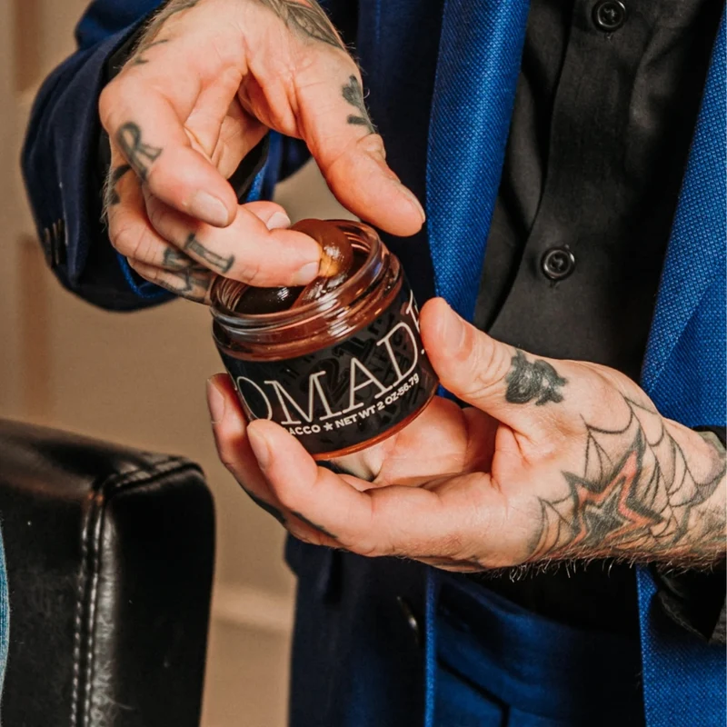 Pommade "Sweet Tobacco Hair Pomade" - Tenue moyenne, brillance élevé (56.7g/2.0oz)