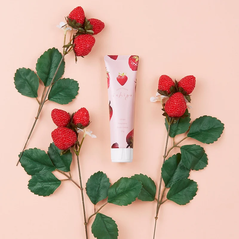 Daily Aroma and Tochigi Midori Farm Strawberry Hand Cream 75ｇ