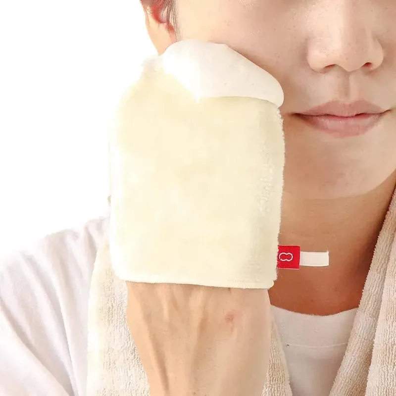 Kinuya Silk Facial Cleansing Mittens for Delicate Skin Care