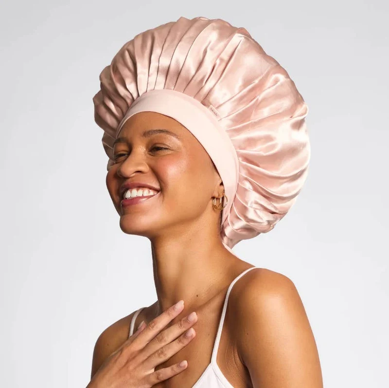 Bonnet oversize en satin réglable