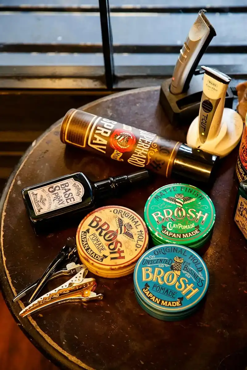Brosh Mini Clay Pomade: Hard Hold Matte Hair Styler 40g