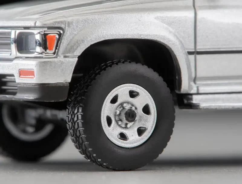 Tomytec Toyota Hilux 4WD Double Cab SSR Silver 1991 Model Lv-N256C