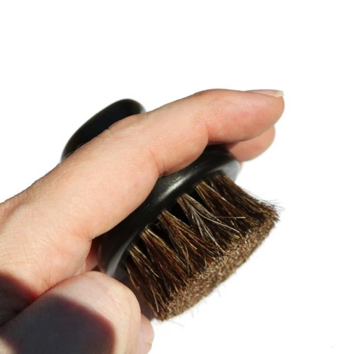 Brosse en poils de sanglier "Black Firm Boar Bristle Brush" résistance ferme