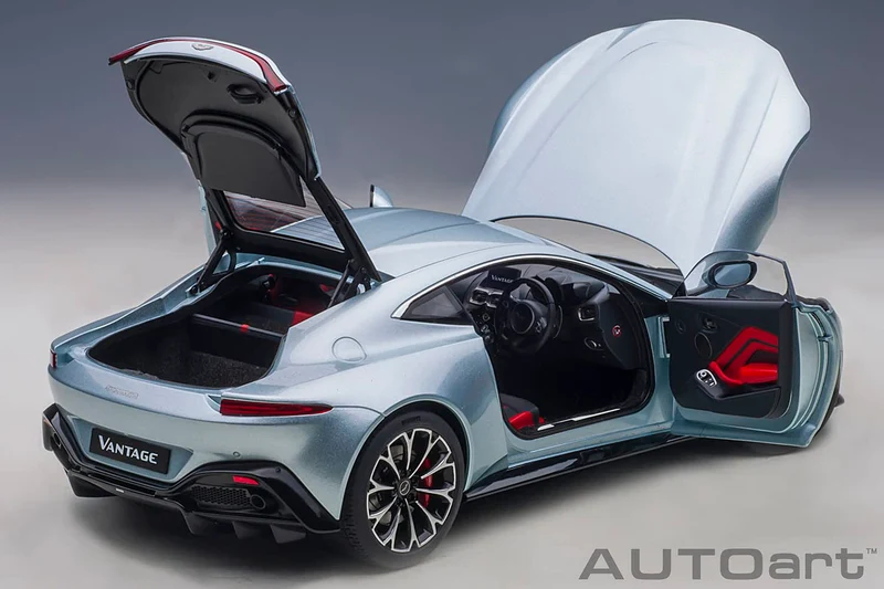 Autoart 1/18 Aston Martin Vantage 70276 Silver