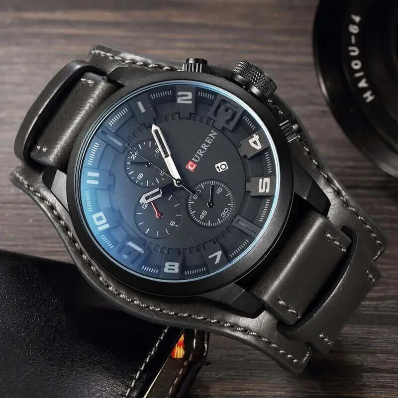 Orologio militare robusto e impermeabile