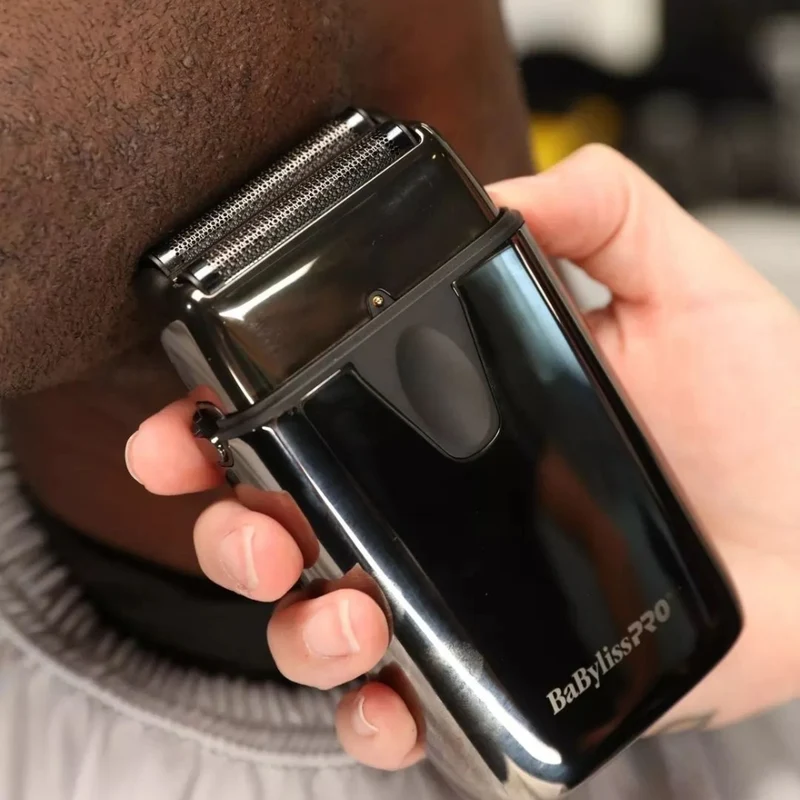 Rasoir métallique à double lames "UVFoil" avec lumière UV désinfectante - Titane noir