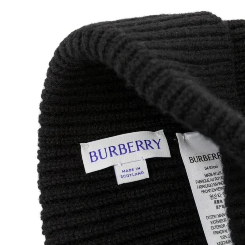 BURBERRY - Bonnet en Cachemire Côtelé