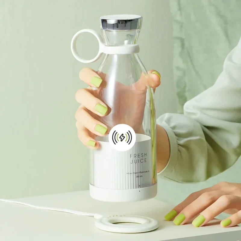 Frullatore Mini Portatile | USB Smoothie Maker To Go | Estrattore Senza Fili per Smoothies & Shakes | Blendio