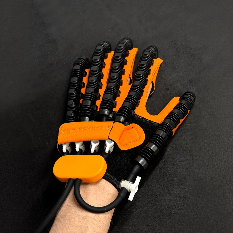 MOTORAFLEX – Guanto riabilitativo automatico per riabilitazione domestica e potenziamento muscolare