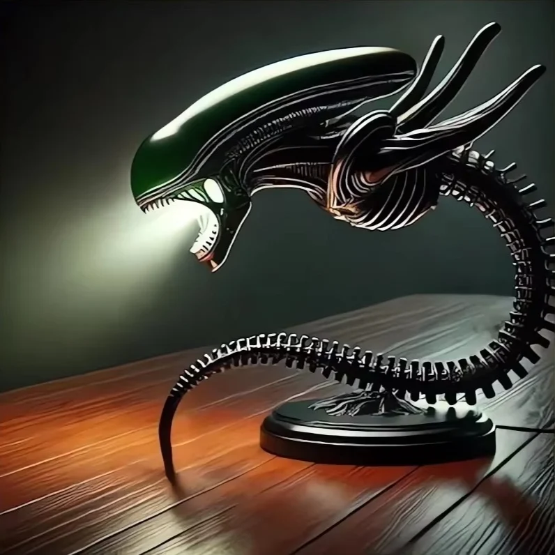 Lampada da Scrivania Alien Sci-Fi in Resina per un'Illuminazione Minacciosa
