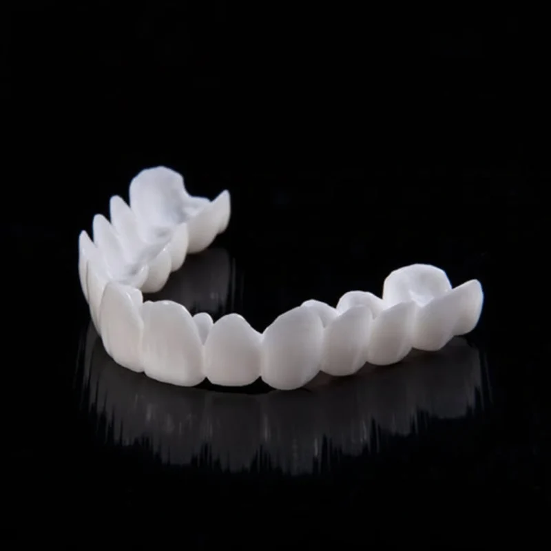 SmileFlex – Protesi dentale personalizzabile con lenti dentali