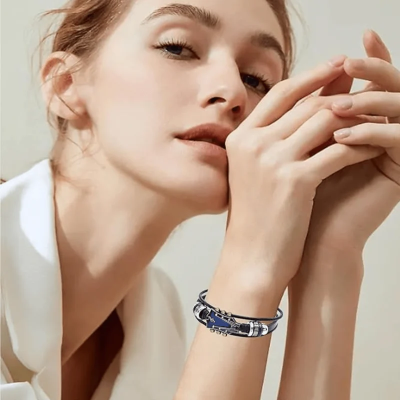 MUSIKSTRUM – Bracciale in pelle con design ispirato alle chitarre