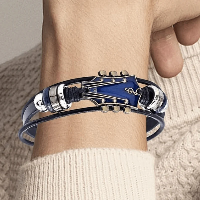 MUSIKSTRUM – Bracciale in pelle con design ispirato alle chitarre