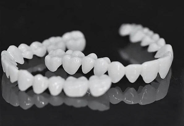 DenturaFlex | Protesi Dentale Personalizzabile dal Aspetto Naturale per il Comfort
