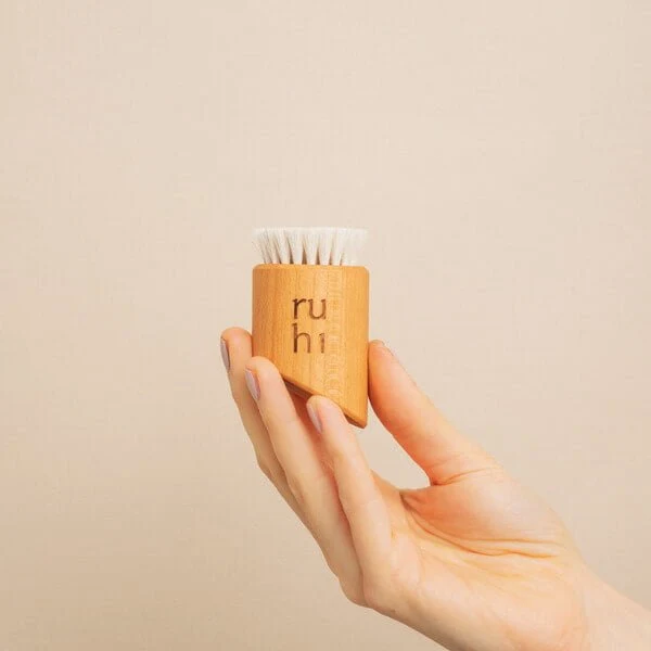The Facial Dry Brush