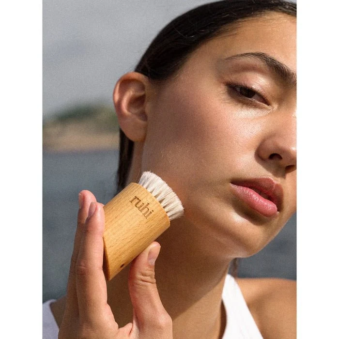 The Facial Dry Brush