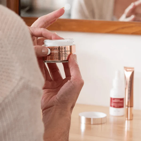 Crème de jour anti-âge Revival+ Skin Renewal