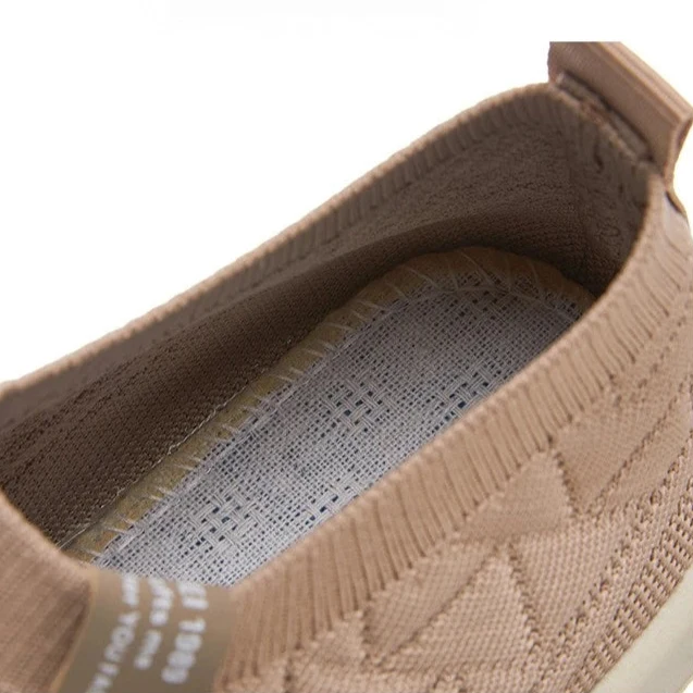 Slip-On en Maille Respirante à Large Semelle